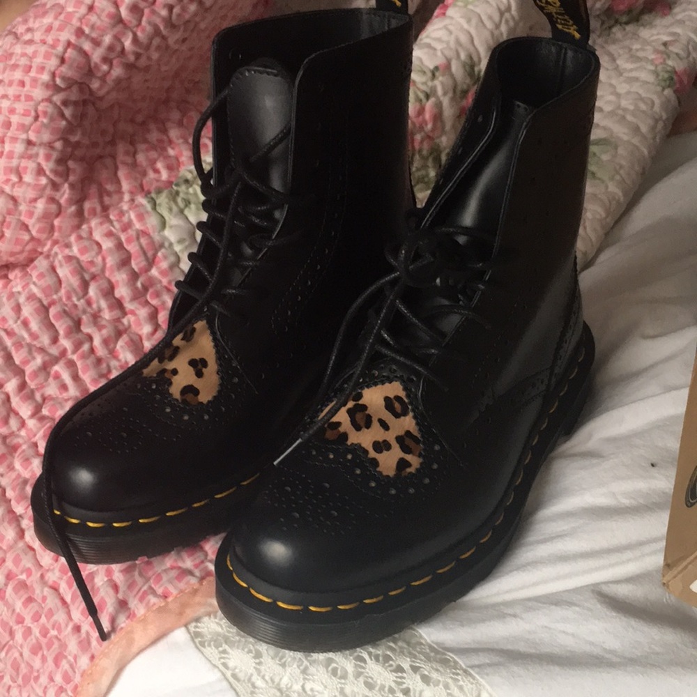 Dr Martens Bentley II Heart Boots